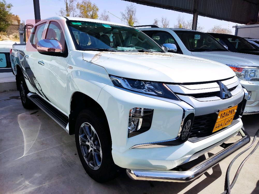 میتسوبیشی L200